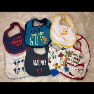 🍭 Bundle of 7 bibs